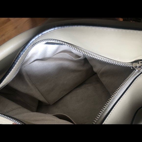 MEDIUM Loewe Puzzle Leather Shoulder Bag (Stone) - Picture 6 of 8